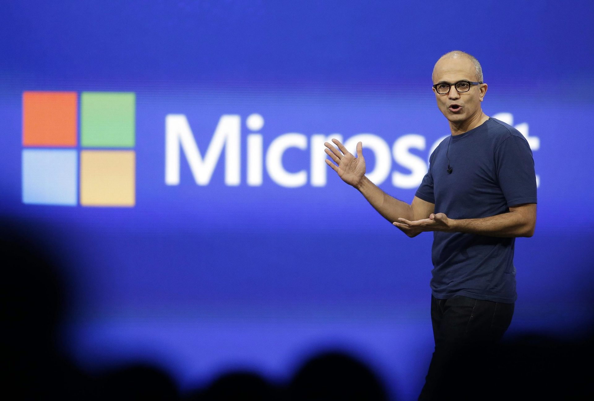 Diretor Executivo da Microsoft Satya Nadella diz: "Xbox é um negócio de mais de 9 bilhões"